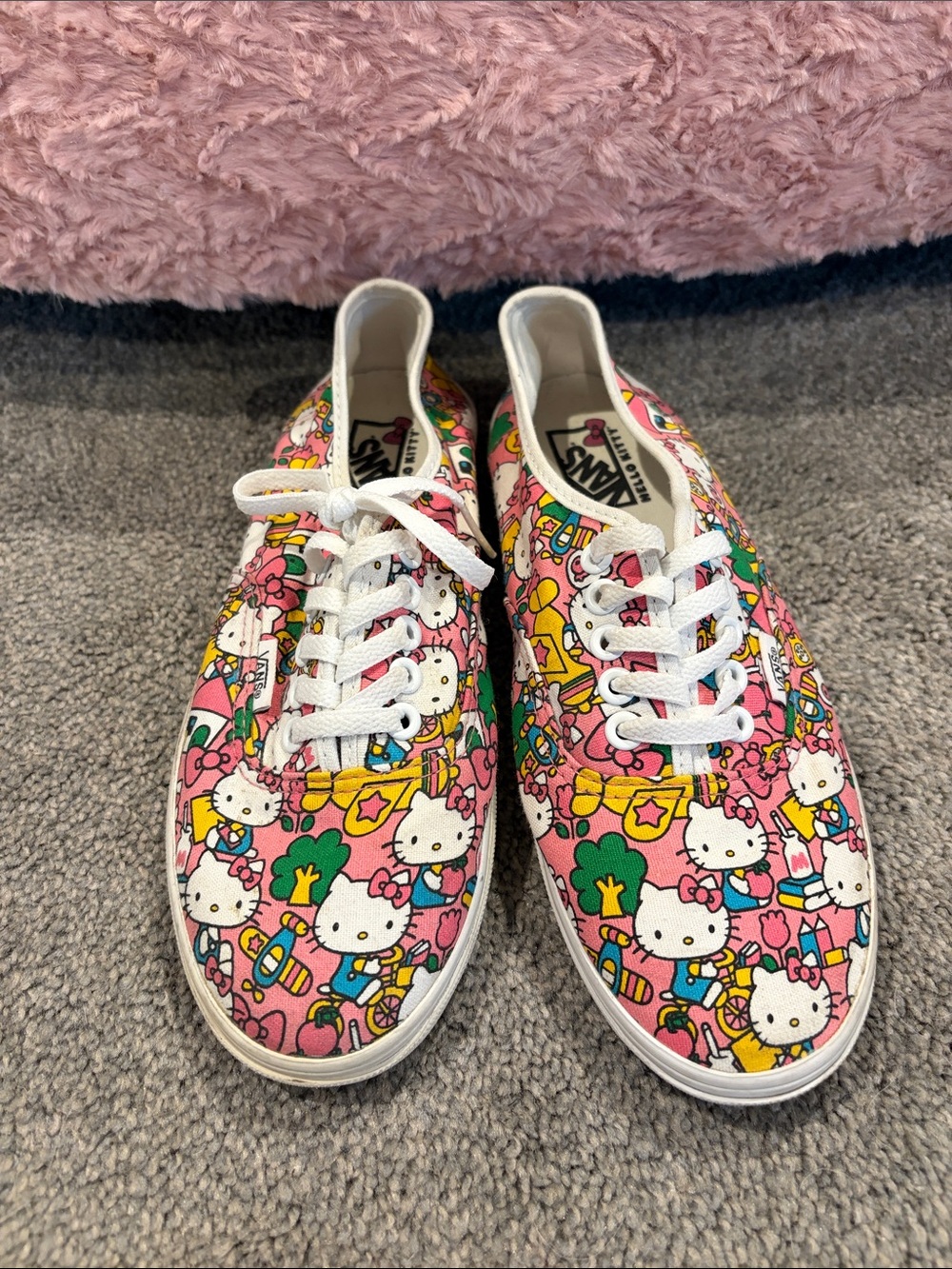 Hello Kitty Vans - Picture 2 of 6